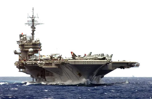 航母涉水实物军事