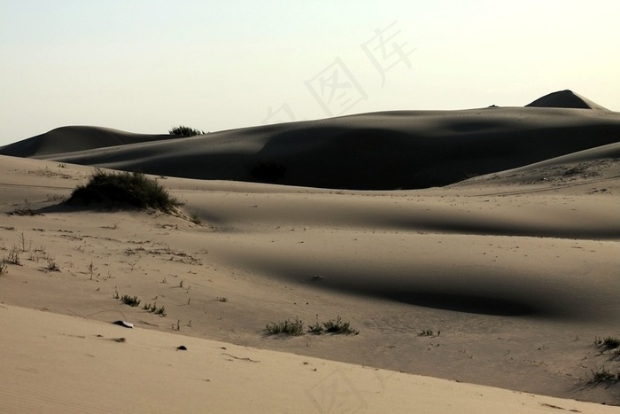 此起彼伏的沙漠沙丘