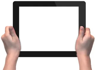 平板电脑在手中透明PNG图像免抠