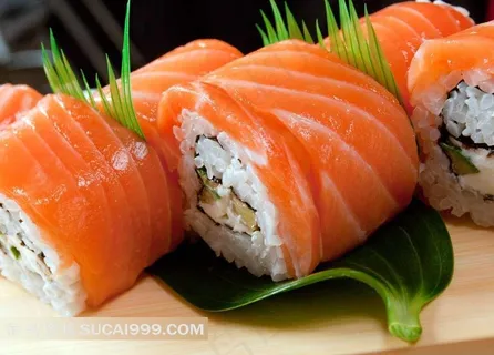 日式美食系列 - 新鲜美味的三文鱼寿司 日式美食系列 - 新鲜美味的三文鱼寿司