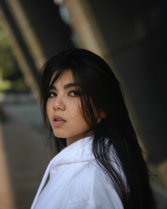 清冷风亚洲美女图片