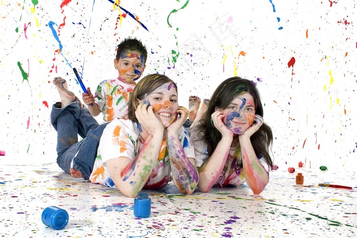 涂料与小男孩摄影高清图片