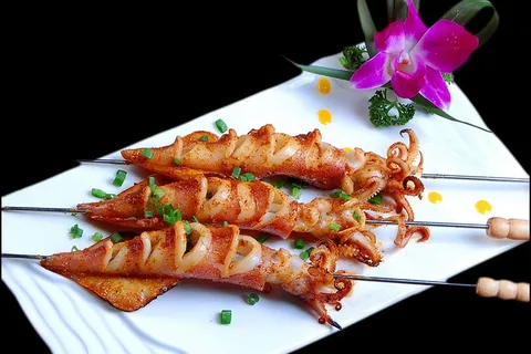 烧烤美食烤肉街边小吃油炸烤鱿鱼