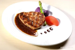 西餐美味炭烤牛排