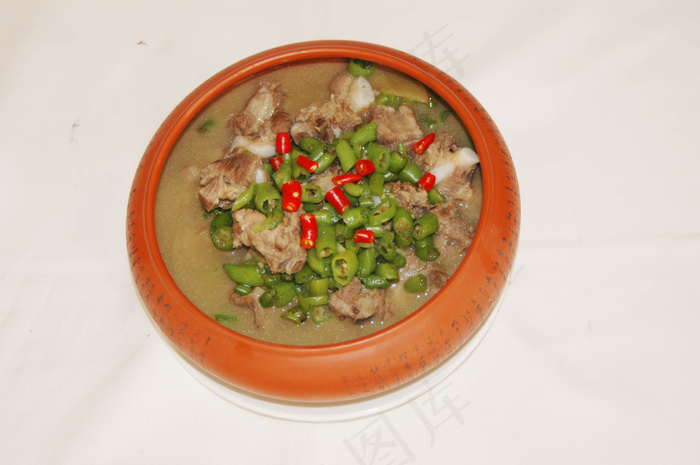 青椒煮排骨