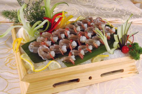  元宝基围虾刺身   