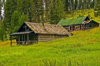 乡村旧木屋图片