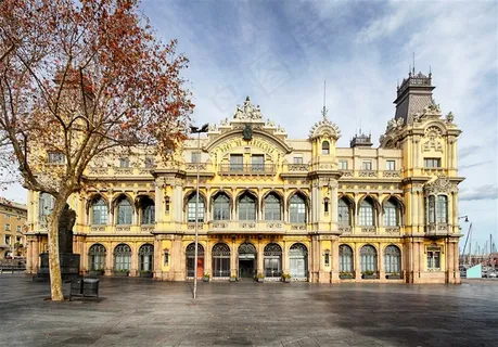 大树欧式建筑镇府风景画