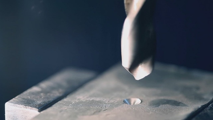 工业金属钻孔机