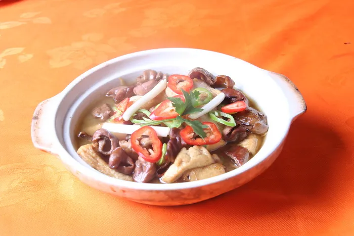 10肥肠豆腐煲 潮洲大排档