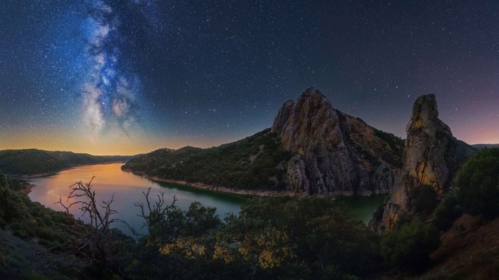 高清山林夜景