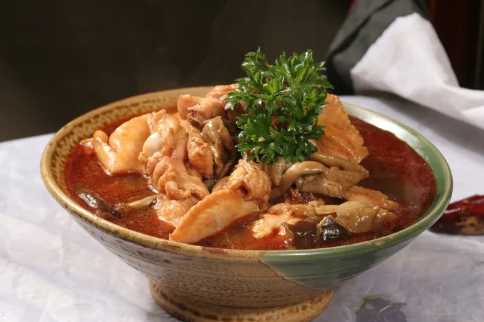 山蘑菇炖柴鸡 (2)