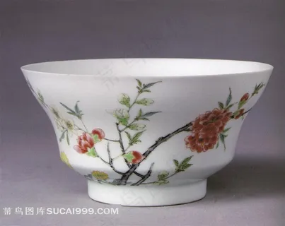 精美花卉图案瓷碗