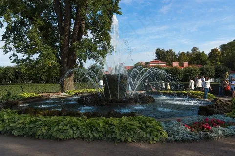 俄罗斯著名园林夏宫喷泉景观