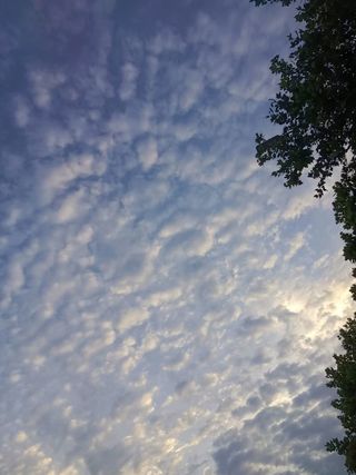 天空+清新明亮+蓝白色+素材