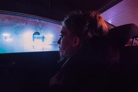 午夜伤感侧颜美女图片 午夜伤感侧颜美女图片