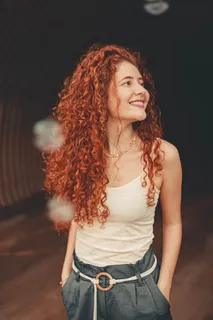 显年轻染发卷发发型图片 显年轻染发卷发发型图片