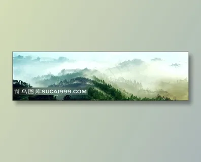 早晨烟雾中梦幻般的山峰