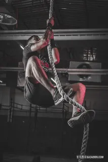 男士室内极限运动图片 男士室内极限运动图片