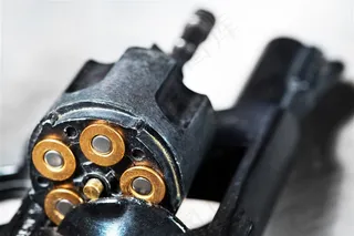 黑色手枪轮盘高清摄影图片