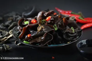 青椒炒黑木耳