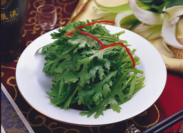 2032生拌茼蒿元.jpg
