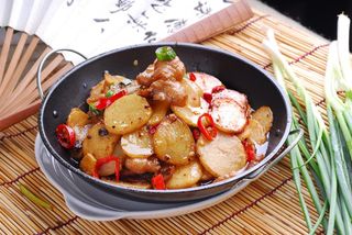 干锅美食焖锅湘菜麻辣香辣纸锅热干锅土豆片
