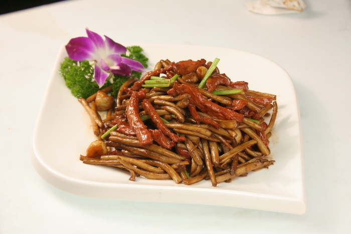 茶树菇炒牛柳