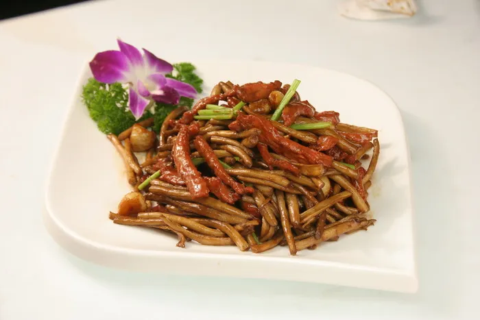 茶树菇炒牛柳