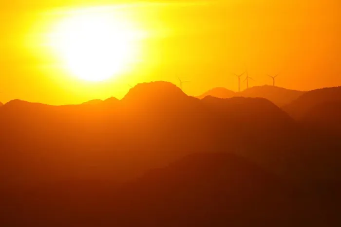 夕阳彩霞图