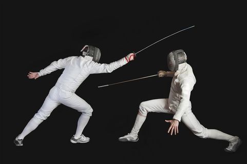 击剑运动的人物图片