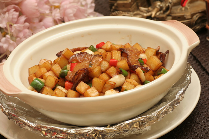 沙煲腌猪肉小土豆18元