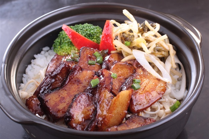酱卤肉煲饭图片