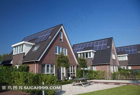 屋顶上的太阳能板