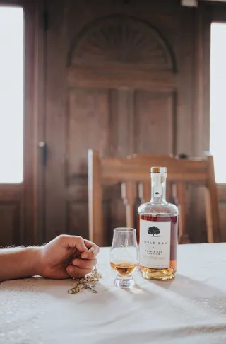 洋酒威士忌图片