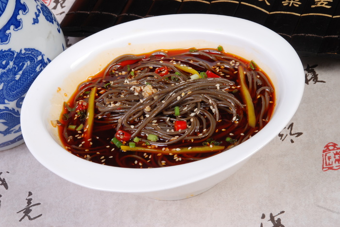 酸辣蕨根粉1