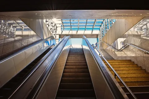 地铁战电梯图片 地铁战电梯图片