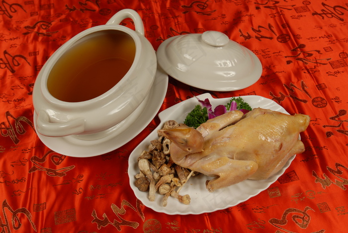 松茸菌炖老鸡