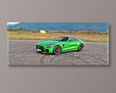 奔驰绿色轿车图片