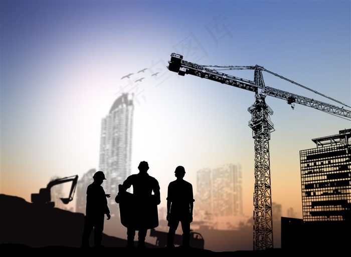 工人在工地工作