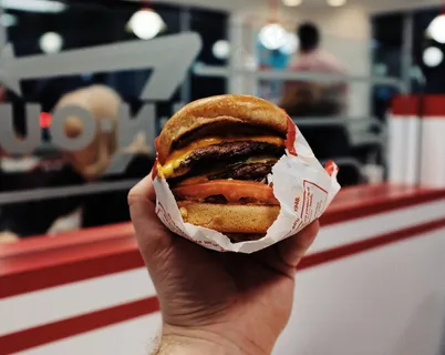 双层牛肉饼汉堡图片 双层牛肉饼汉堡图片