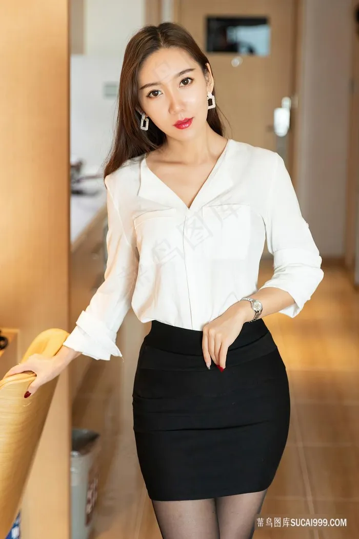 成熟韩国人体美女制服写真图片