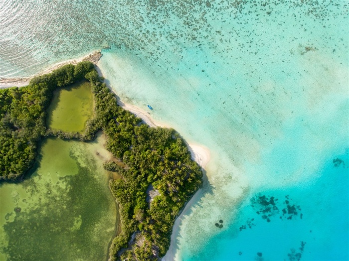 海峡海浪高清图片