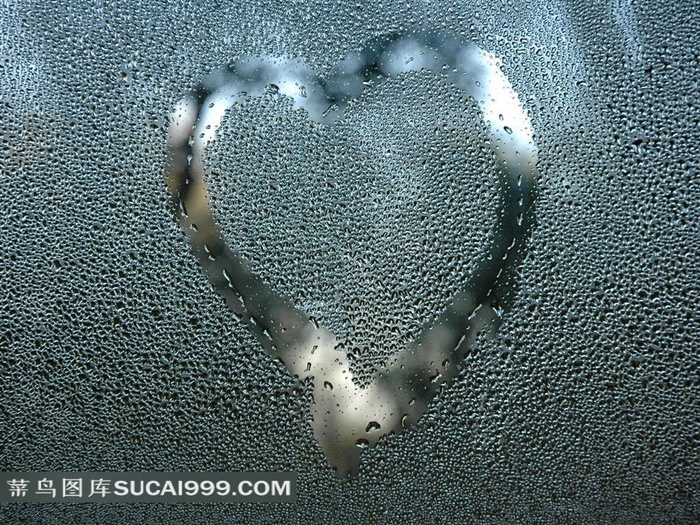 玻璃上的水雾爱心图片