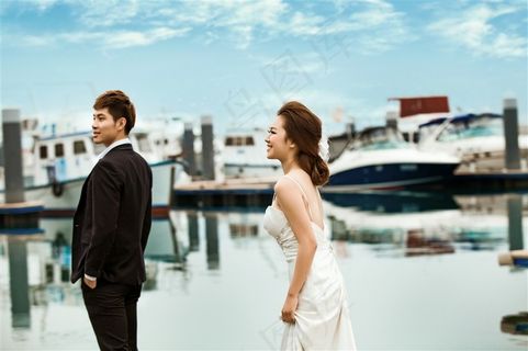 时尚恋人婚纱港口外拍高清特写