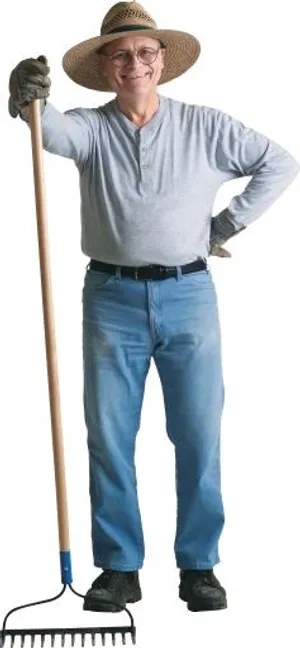 拿着耙子的男人 PNG免抠