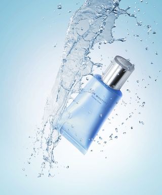 精美水润护肤品海报PSD分层素材