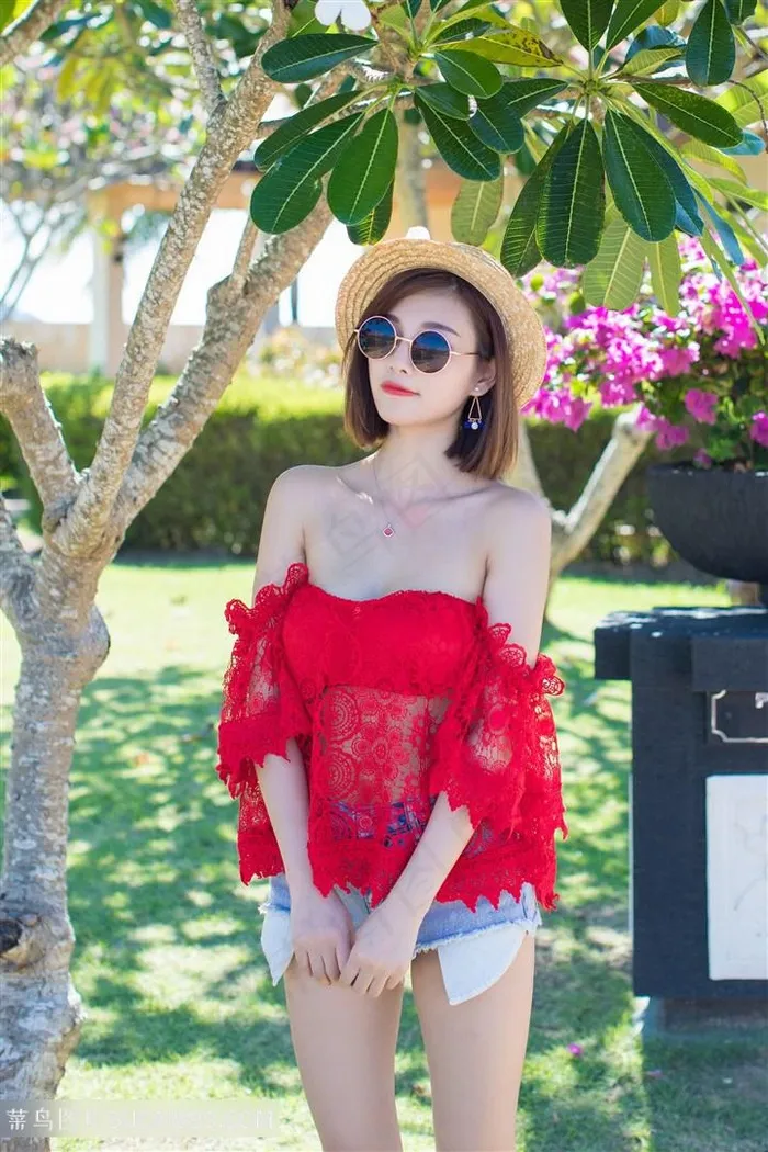 高清戴着草帽的清纯美女写真