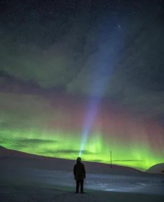 绿色极光壁纸图片