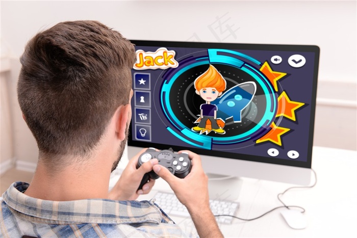 玩游戏的小年青